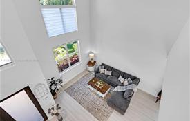 5 dormitorio casa de pueblo 375 m² en Miami, Estados Unidos. $1 600 000