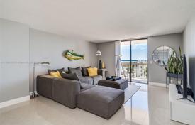 2-dormitorio apartamentos en condominio 120 m² en South Ocean Drive, Estados Unidos. $585 000