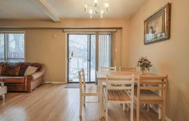 4 dormitorio adosado en Scarborough, Canadá. C$1 355 000