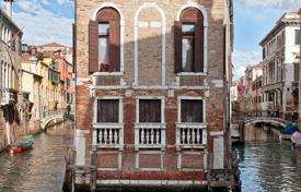 40 dormitorio villa 1160 m² en Venecia, Italia. Price on request