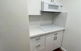 2-dormitorio apartamentos en condominio 79 m² en Miami, Estados Unidos. $284 000