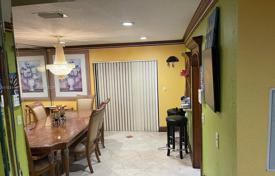 3 dormitorio casa de pueblo 160 m² en Miami, Estados Unidos. $415 000