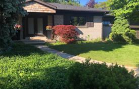 Casa de pueblo – Etobicoke, Toronto, Ontario,  Canadá. C$1 613 000
