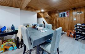 10 dormitorio casa de pueblo en Scarborough, Canadá. C$1 501 000