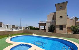 4 dormitorio villa 207 m² en Villamartin, España. 285 000 €