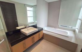 3-dormitorio apartamentos en condominio en Khlong Toei, Tailandia. $2 700  por semana