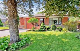 3 dormitorio casa de pueblo en Scarborough, Canadá. C$1 145 000