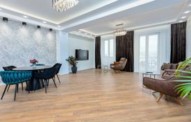 5 dormitorio piso 140 m² en Tiflis, Georgia. $420 000
