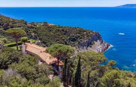 20 dormitorio villa en Porto Santo Stefano, Italia. Price on request