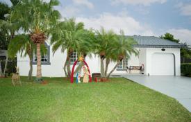 3 dormitorio casa de pueblo 186 m² en Miami, Estados Unidos. $690 000