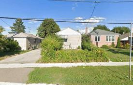 12 dormitorio casa de pueblo en Etobicoke, Canadá. C$1 381 000