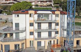 5 dormitorio piso 110 m² en Liguria, Italia. 685 000 €