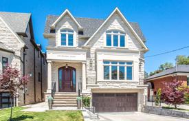 Casa de pueblo – North York, Toronto, Ontario,  Canadá. C$2 425 000