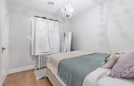 8 dormitorio casa de pueblo en East York, Canadá. C$1 781 000