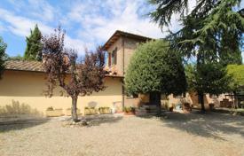 4 dormitorio villa 480 m² en Castelnuovo Berardenga, Italia. 695 000 €