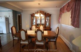 8 dormitorio casa de pueblo en Scarborough, Canadá. C$1 670 000