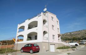 6 dormitorio casa de pueblo 345 m² en Split-Dalmatia County, Croacia. 1 200 000 €