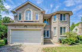 Casa de pueblo – North York, Toronto, Ontario,  Canadá. C$2 298 000
