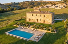 5 dormitorio villa 420 m² en Pienza, Italia. 850 000 €