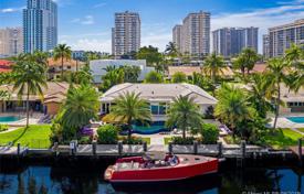 Villa – Hallandale Beach, Florida, Estados Unidos. $2 399 000