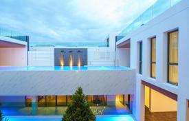 Villa – Pattaya, Chonburi, Tailandia. 1 899 000 €