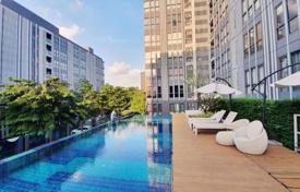 2-dormitorio apartamentos en condominio en Phra Khanong, Tailandia. $165 000