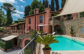 5 dormitorio villa en Montecatini Terme, Italia. 4 900 €  por semana