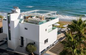 Villa – Málaga, Andalucía, España. 18 700 €  por semana