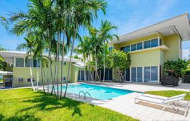 Villa – Miami, Florida, Estados Unidos. 2 140 000 €