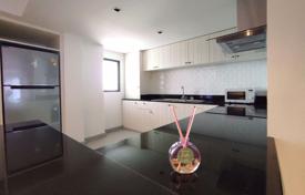 3-dormitorio apartamentos en condominio en Watthana, Tailandia. $2 700  por semana