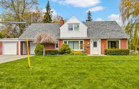 Casa de pueblo – Etobicoke, Toronto, Ontario,  Canadá. C$1 835 000