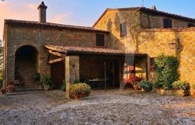 6 dormitorio villa 600 m² en Pienza, Italia. 1 950 000 €