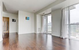 5 dormitorio piso en Old Toronto, Canadá. C$893 000