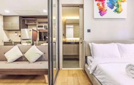 1-dormitorio apartamentos en condominio en Pathum Wan, Tailandia. $257 000