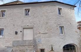 4 dormitorio casa de pueblo 160 m² en Tinjan, Croacia. 550 000 €