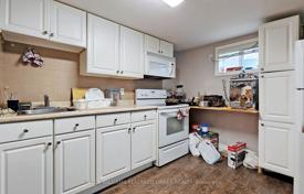 6 dormitorio casa de pueblo en York, Canadá. C$1 257 000