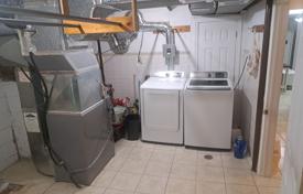 10 dormitorio adosado en North York, Canadá. C$1 265 000