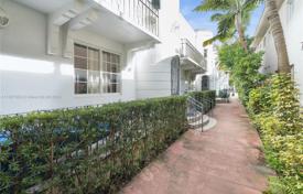 2-dormitorio apartamentos en condominio 66 m² en Miami Beach, Estados Unidos. $440 000