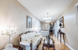 8 dormitorio casa de pueblo en York, Canadá. C$2 229 000