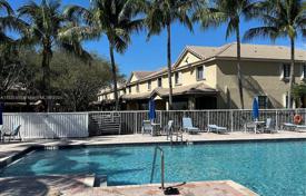 2 dormitorio casa de pueblo 150 m² en Weston, Estados Unidos. $475 000