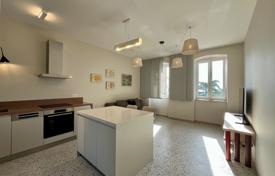 2 dormitorio piso 46 m² en Opatija, Croacia. 299 000 €