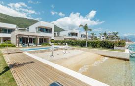 3 dormitorio villa 571 m² en Herceg Novi city, Montenegro. 12 000 000 €