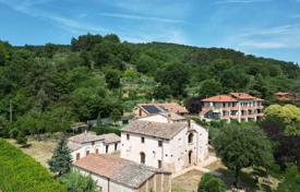5 dormitorio villa 544 m² en Sarteano, Italia. 990 000 €