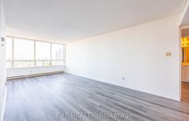 8 dormitorio piso en Scarborough, Canadá. C$913 000