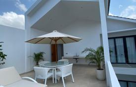 2 dormitorio villa 150 m² en Canggu, Indonesia. $215 000