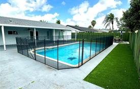 3 dormitorio casa de pueblo 140 m² en Miami, Estados Unidos. $650 000