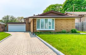 6 dormitorio casa de pueblo en Scarborough, Canadá. C$1 307 000