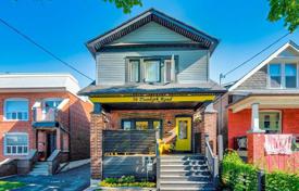 Casa de pueblo – East York, Toronto, Ontario,  Canadá. C$1 509 000
