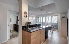 Piso – The Queensway, Toronto, Ontario,  Canadá. C$673 000