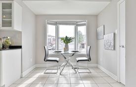 10 dormitorio casa de pueblo en Scarborough, Canadá. C$1 418 000